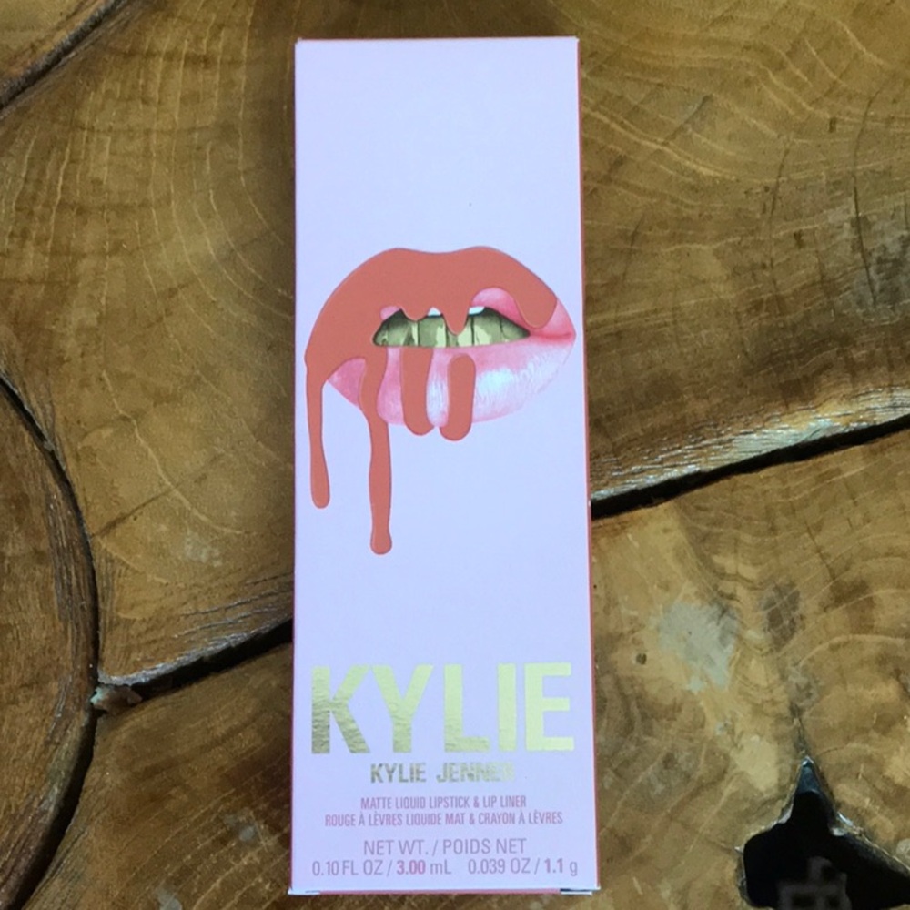 Kylie Jenner Matte Liquid Lipstick & Lip Liner